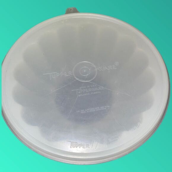 Vintage Tupperware Jel-N-Serve Jello Mold #616 with Heart & Christmas Tree Mold - Picture 2 of 5